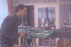 E01